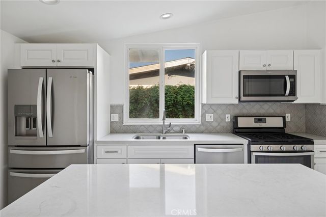 305 Nassau Road, Costa Mesa, CA 92626