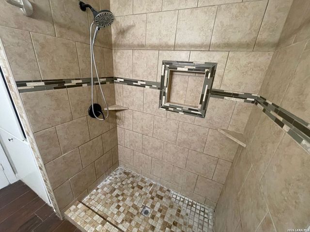 111 Edgebrook Ln, San Antonio, TX 78213