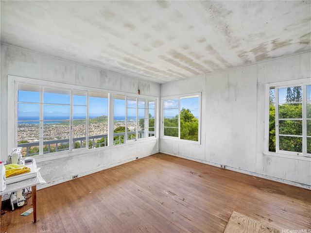 3843 Lurline Drive, Honolulu, HI 96816