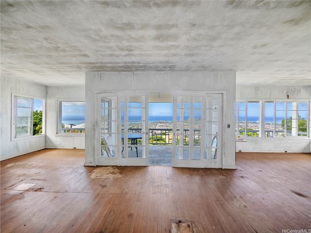 3843 Lurline Drive, Honolulu, HI 96816