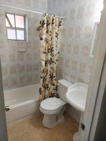 1980 Lincoln Avenue, Opa-locka, FL 33054
