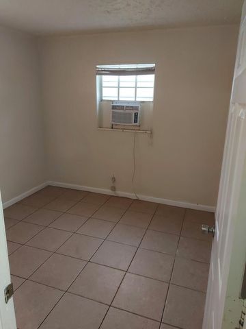 1980 Lincoln Avenue, Opa-locka, FL 33054