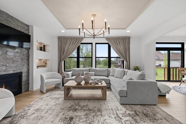 17189 Stallman Drive, Macomb Twp, MI 48042