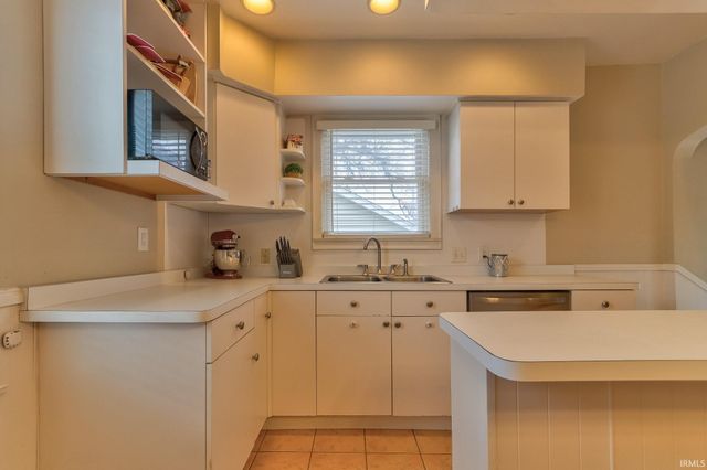 2022 E Franklin Street, Evansville, IN 47711