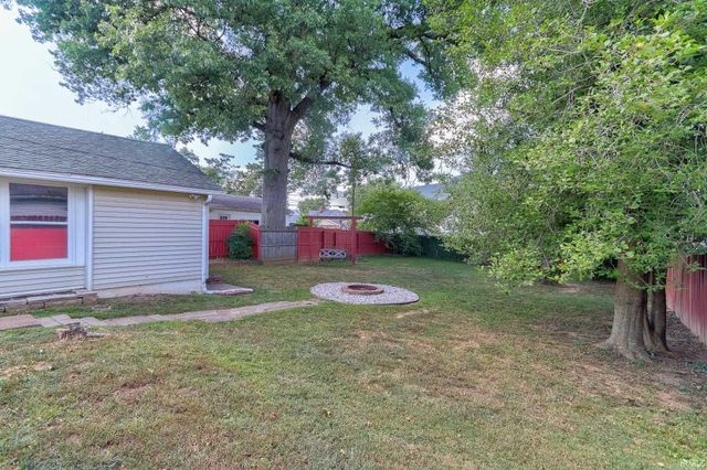 2022 E Franklin Street, Evansville, IN 47711