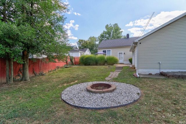 2022 E Franklin Street, Evansville, IN 47711