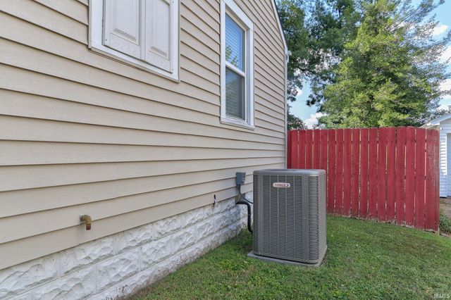 2022 E Franklin Street, Evansville, IN 47711