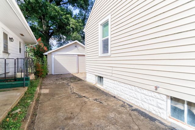 2022 E Franklin Street, Evansville, IN 47711