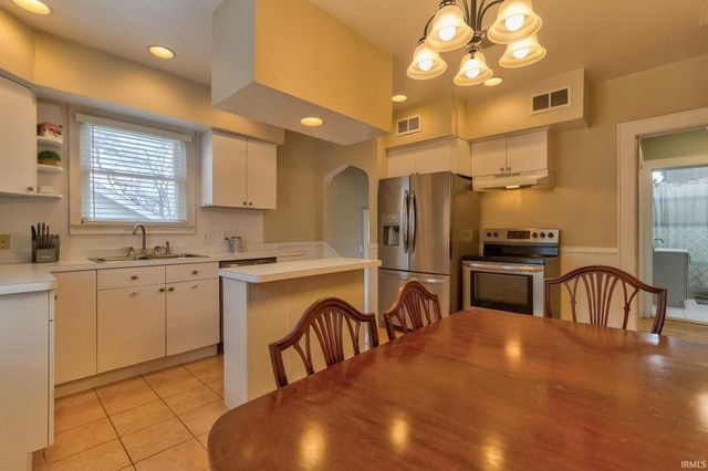 2022 E Franklin Street, Evansville, IN 47711