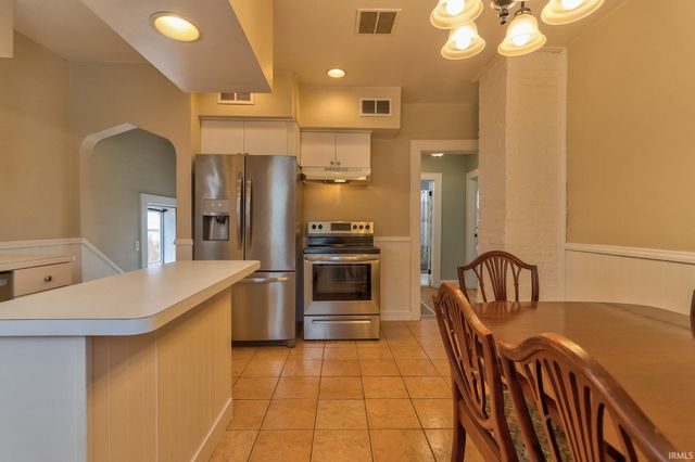 2022 E Franklin Street, Evansville, IN 47711