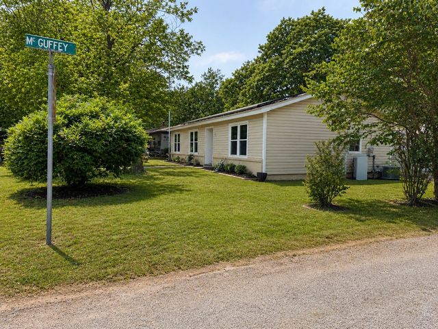 500 Pine Oak Drive, Athens, TX 75751