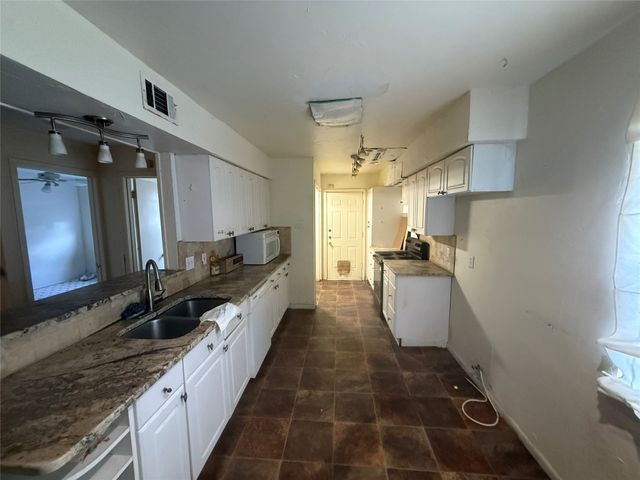 13329 Southview Lane, Dallas, TX 75240