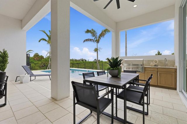 6264 CHAMPIONS ROW STREET, Bradenton, FL 34210