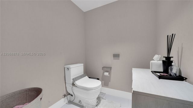 330 Sunny Isles Blvd 5-1107, Sunny Isles Beach, FL 33160