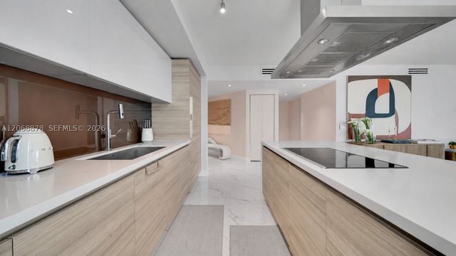 330 Sunny Isles Blvd 5-1107, Sunny Isles Beach, FL 33160