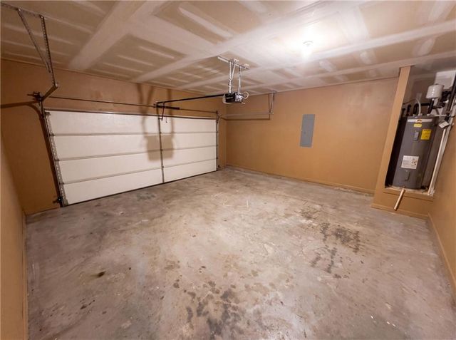 611 Dodson Lake Court, Fairburn, GA 30213