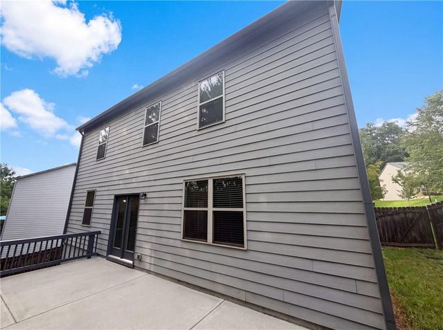 611 Dodson Lake Court, Fairburn, GA 30213