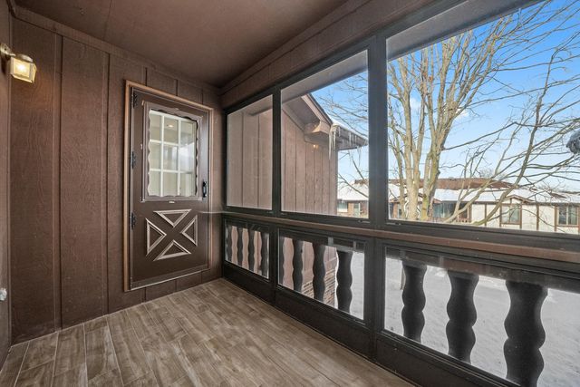 9748 Mill Drive E 2E, Palos Park, IL 60464