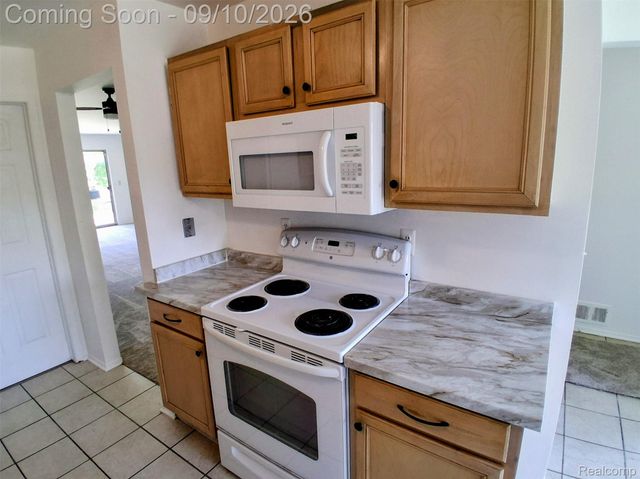 26583 Franklin Pointe Drive 153, Southfield, MI 48034