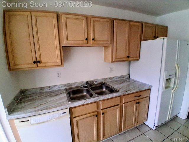 26583 Franklin Pointe Drive 153, Southfield, MI 48034