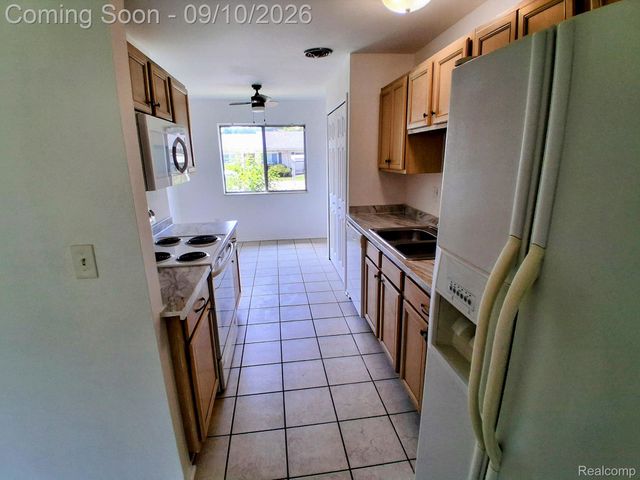 26583 Franklin Pointe Drive 153, Southfield, MI 48034