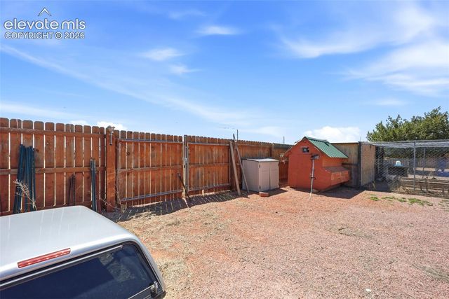 1286 N Ladonia Drive, Pueblo, CO 81007