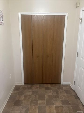 15463 Dexter Avenue, Detroit, MI 48238