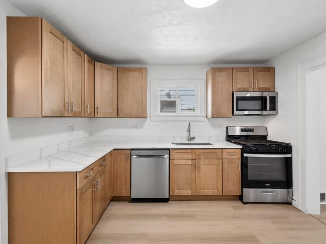 704 S Ogden Avenue, Columbus, OH 43204