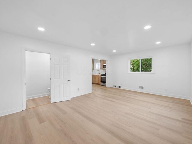 704 S Ogden Avenue, Columbus, OH 43204