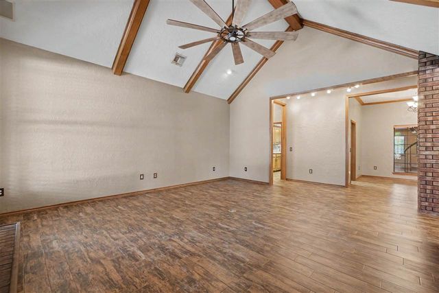 2004 NE 31st St, Lawton, OK 73507