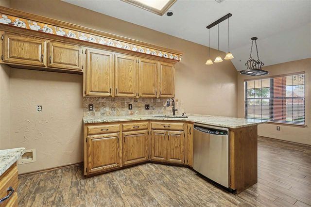 2004 NE 31st St, Lawton, OK 73507