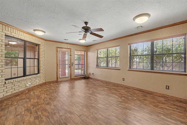 2004 NE 31st St, Lawton, OK 73507