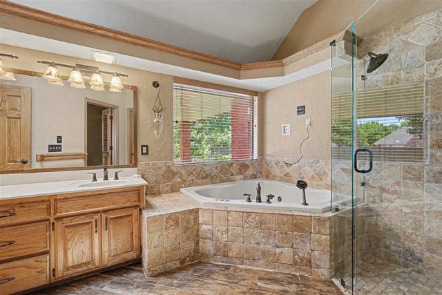 2004 NE 31st St, Lawton, OK 73507