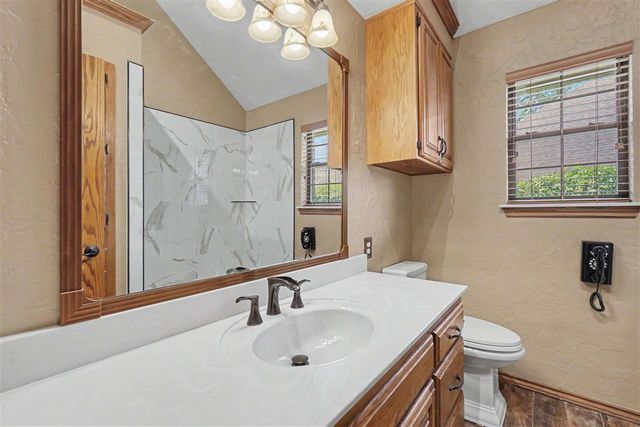 2004 NE 31st St, Lawton, OK 73507