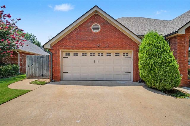 2004 NE 31st St, Lawton, OK 73507