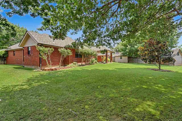 2004 NE 31st St, Lawton, OK 73507