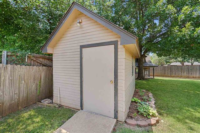 2004 NE 31st St, Lawton, OK 73507