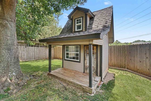 2004 NE 31st St, Lawton, OK 73507