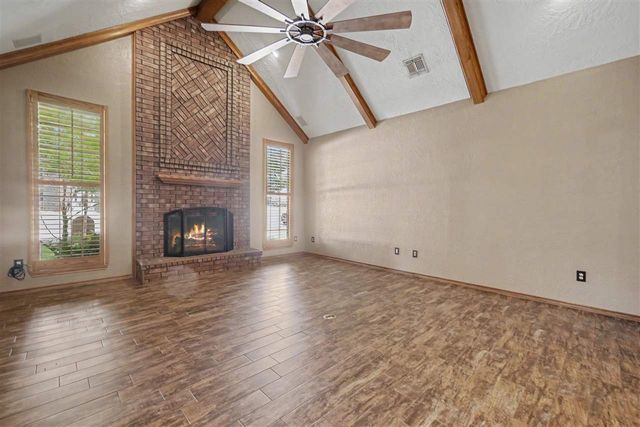 2004 NE 31st St, Lawton, OK 73507