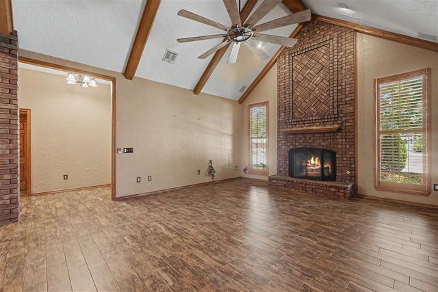 2004 NE 31st St, Lawton, OK 73507