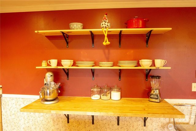 733 E 10th Street, Port Angeles, WA 98362