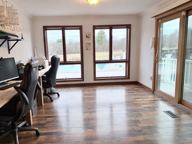 32 Hemlock St, Douglas, MA 01516