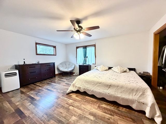 32 Hemlock St, Douglas, MA 01516