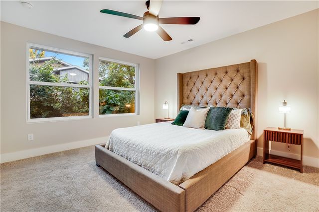 319 S College Avenue, Fayetteville, AR 72701