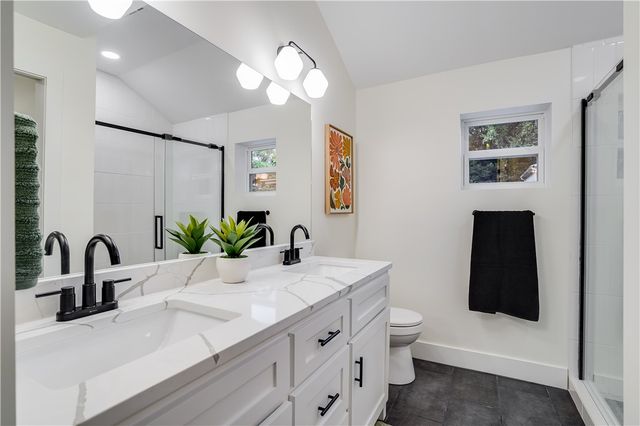 319 S College Avenue, Fayetteville, AR 72701