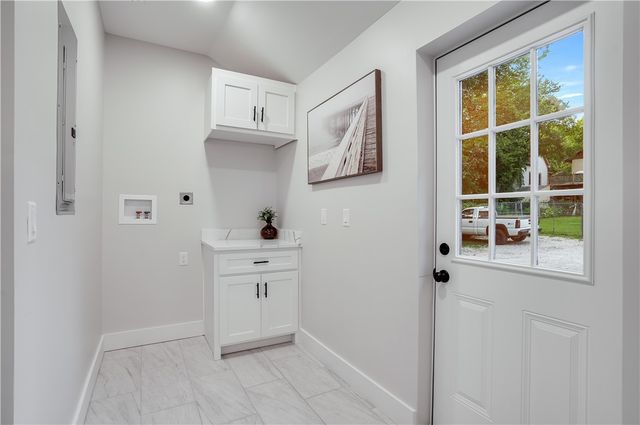 319 S College Avenue, Fayetteville, AR 72701