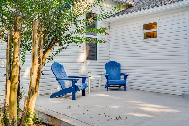 319 S College Avenue, Fayetteville, AR 72701