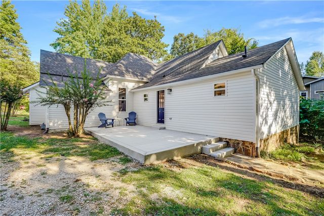 319 S College Avenue, Fayetteville, AR 72701