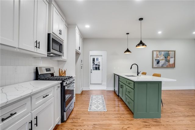 319 S College Avenue, Fayetteville, AR 72701