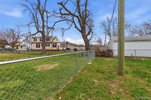 1738 Garfield Avenue, Lincoln Park, MI 48146